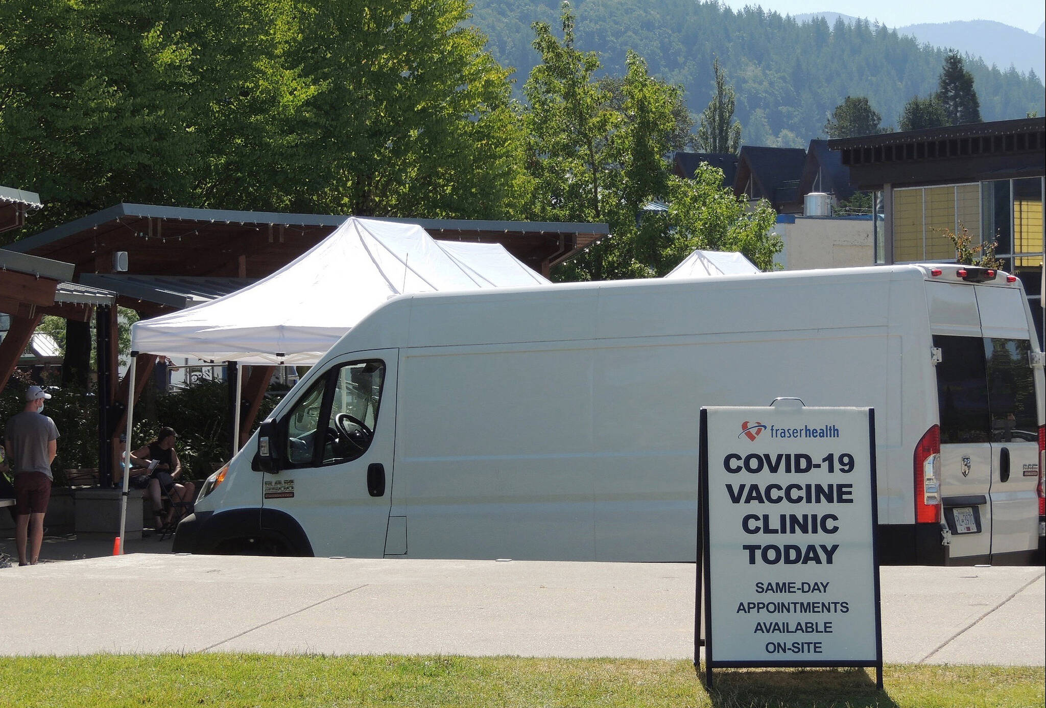 A pop-up vaccine clinic stopped by Harrison Hot Springs in September. (Adam Louis/Agassiz-Harrison Observer)