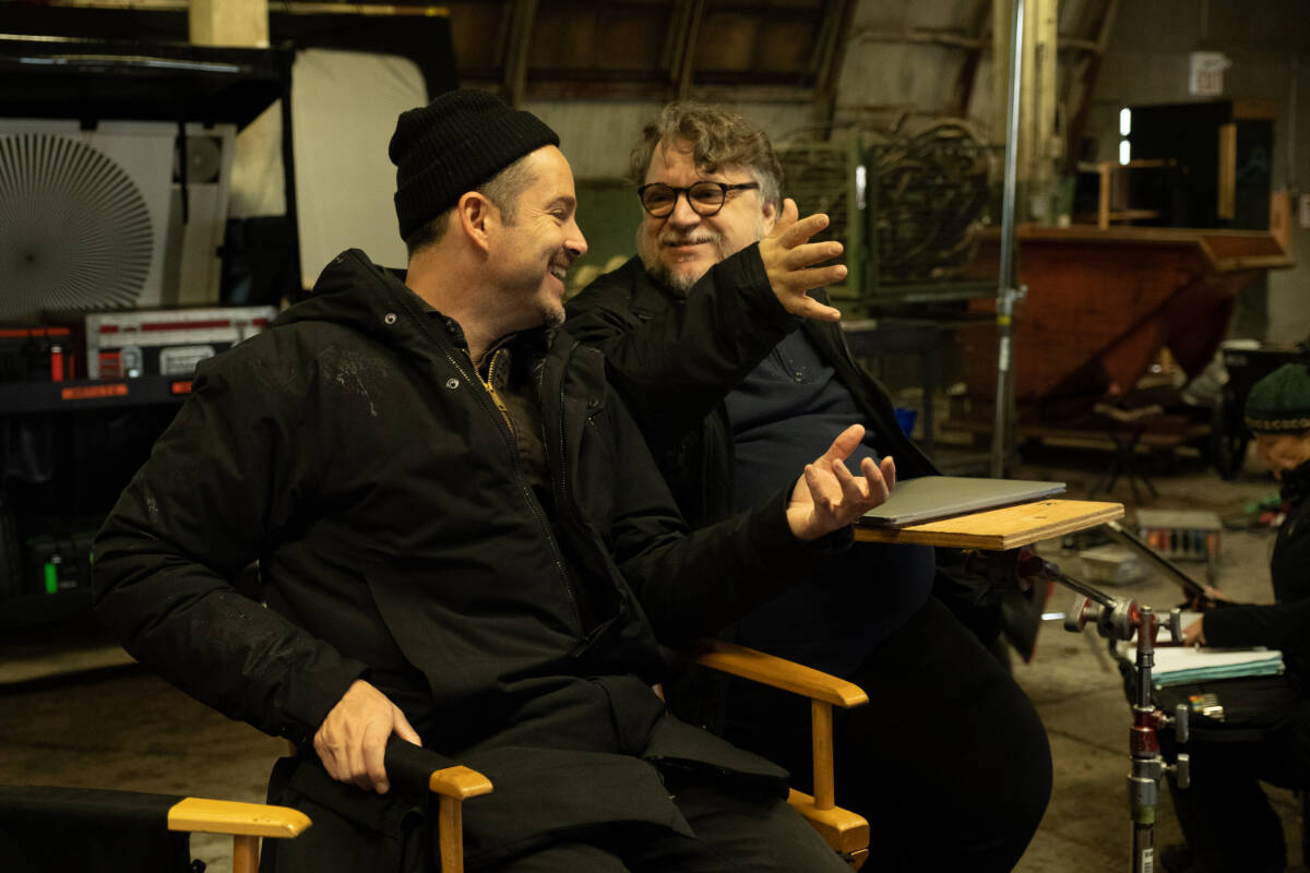 Director/Writer Scott Cooper and Producer Guillermo del Toro on the set of ANTLERS. Photo by Kimberley French. © 2021 20th Century Studios All Rights Reserved