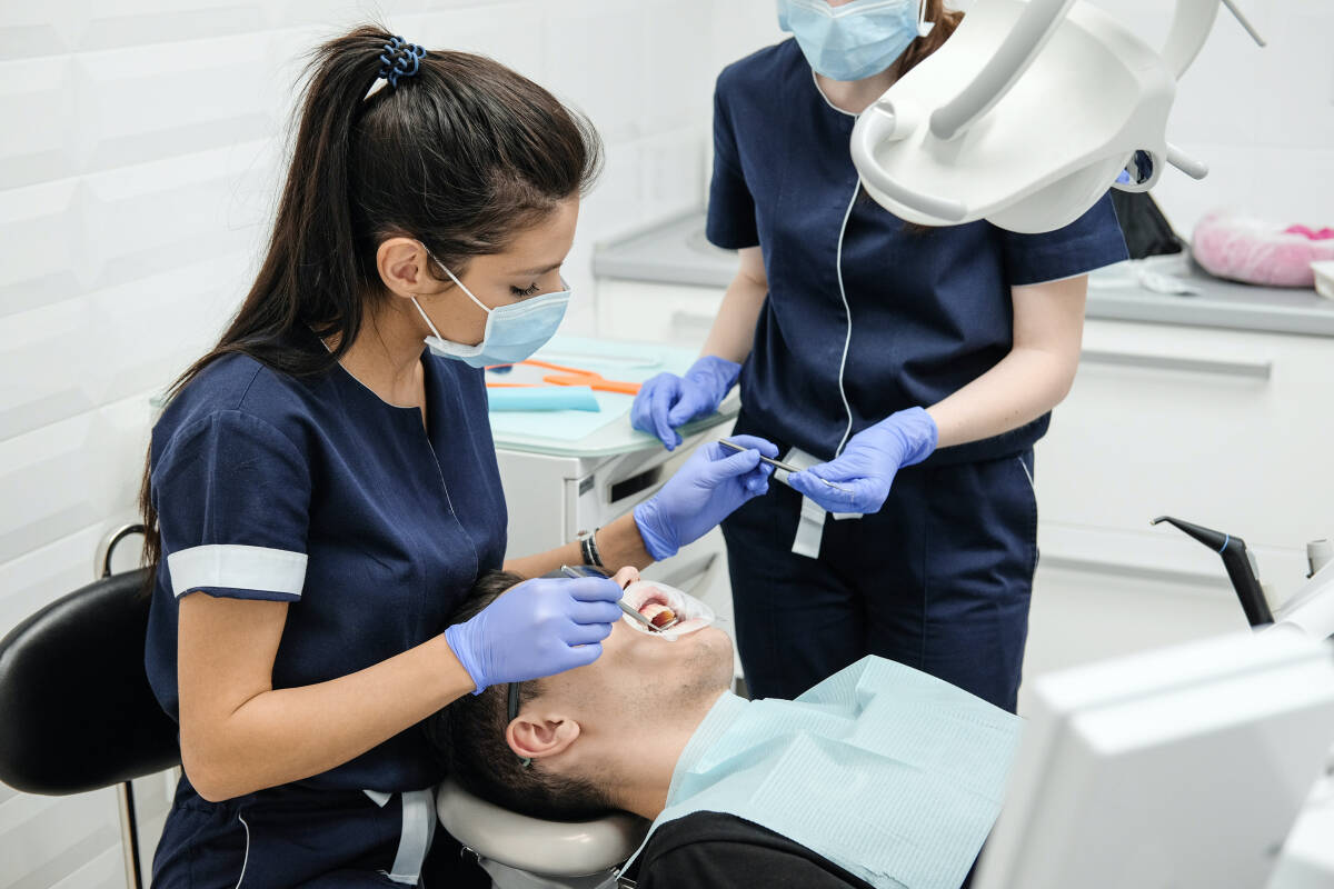 The B.C. health ministry says it is working on a plan to mandate vaccines for private practitioners including dentists. Photo: Evelina Zhu/Pexels