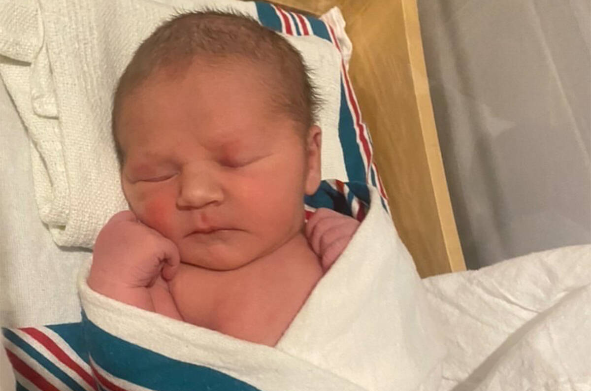 Rylie Jayne Aplin was born in an ambulance, on the highway, between Nanaimo and Parksville Nov. 19, as there was heavy traffic due to formation of a sinkhole. (Submitted photo)
