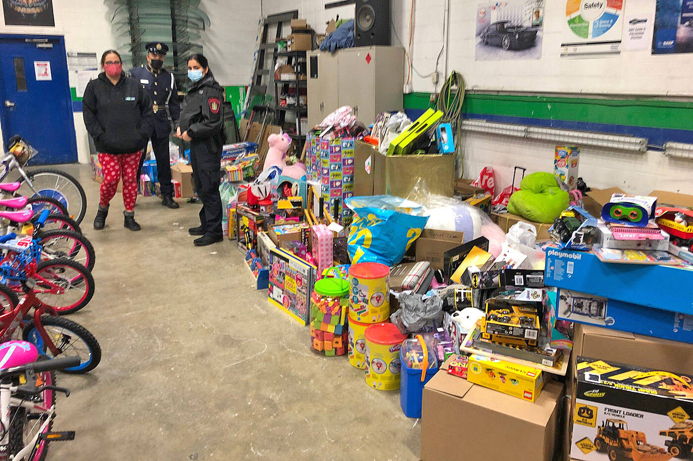 The Fraser Valley Toy Drive took place at at 360 Collision Centres in Abbotsford on Saturday, Dec. 11, 2021. (John Morrow/ Abbotsford News)