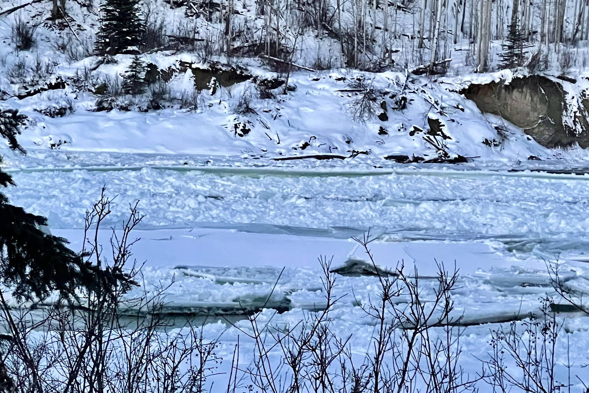 Ice jam forming on the Bulkley River on Dohler Flats (Deb Meissner photo)