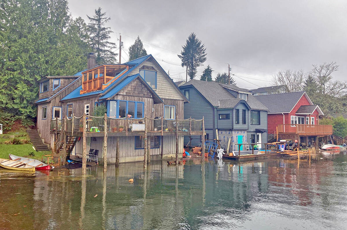 King tides encroach on Imperial Lane homes in Ucluelet on Jan. 2.