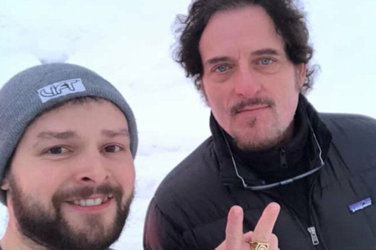 Sean Williams met actor Kim Coates when he stopped to help a car stuck in the snow (Sean Williams/ Facebook)