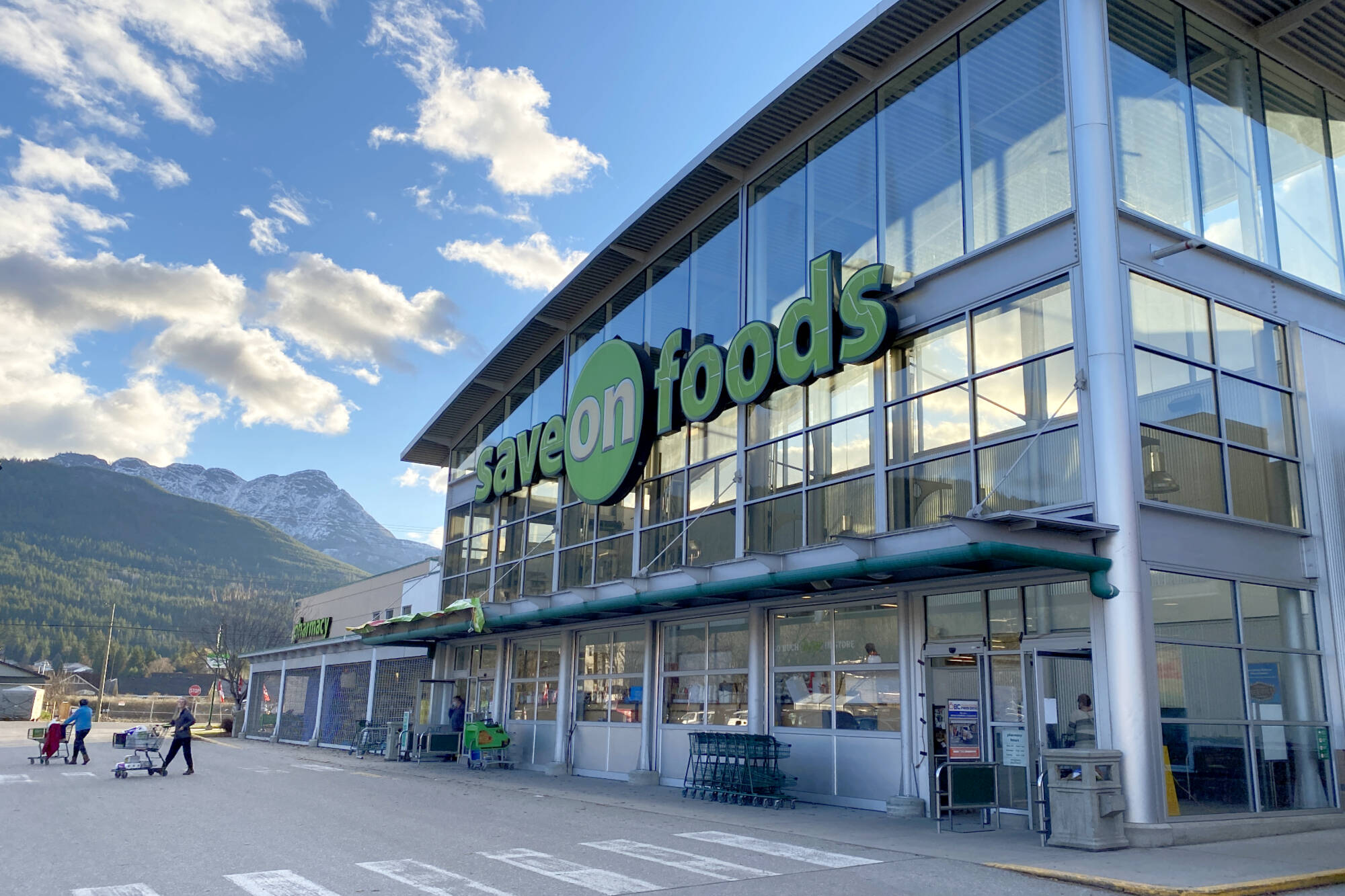Save-On-Foods will be limiting store capacity to 50 per cent as part of their COVID-19 business safety plan. (Lachlan Labere-Salmon Arm Observer)