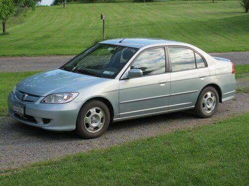 A stock photo of a 2005 grey Honda Civic, similar to the type Jesse and Violet Bennett may be travelling in. (RCMP Handout)