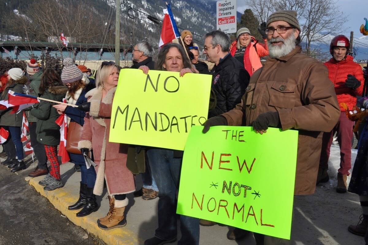 People in Nelson, B.C., protest COVID-19 mandates in January 2022. Photo: Tyler Harper