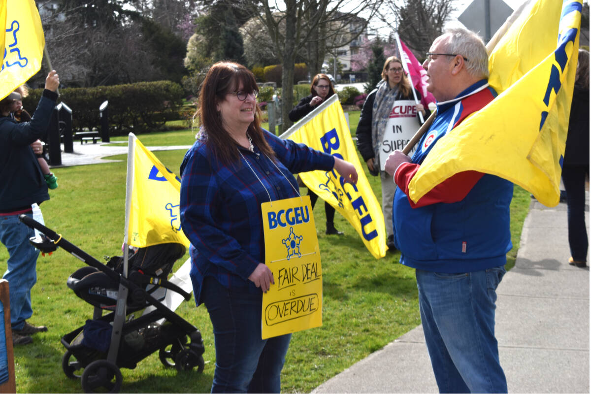 BC General Employees’ Union president Stephanie Smith at a rotating strike in Sidney/North Saanich. She says the union is at an impasse as of April 7 over wage negotiations with the B.C. Public Service Agency. (Wolf Depner/News Staff)