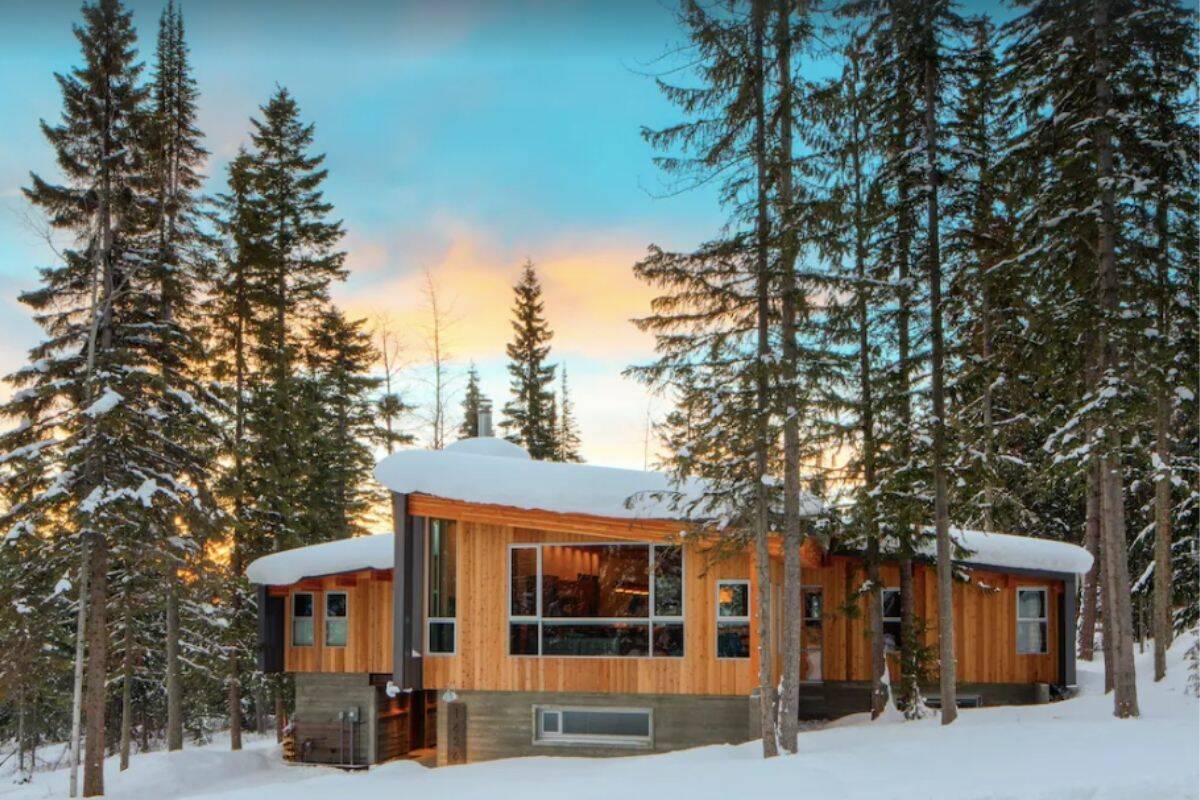 This Golden-based home has been named on of the top 10 vacation rentals in Canada. (Vrbo photo)