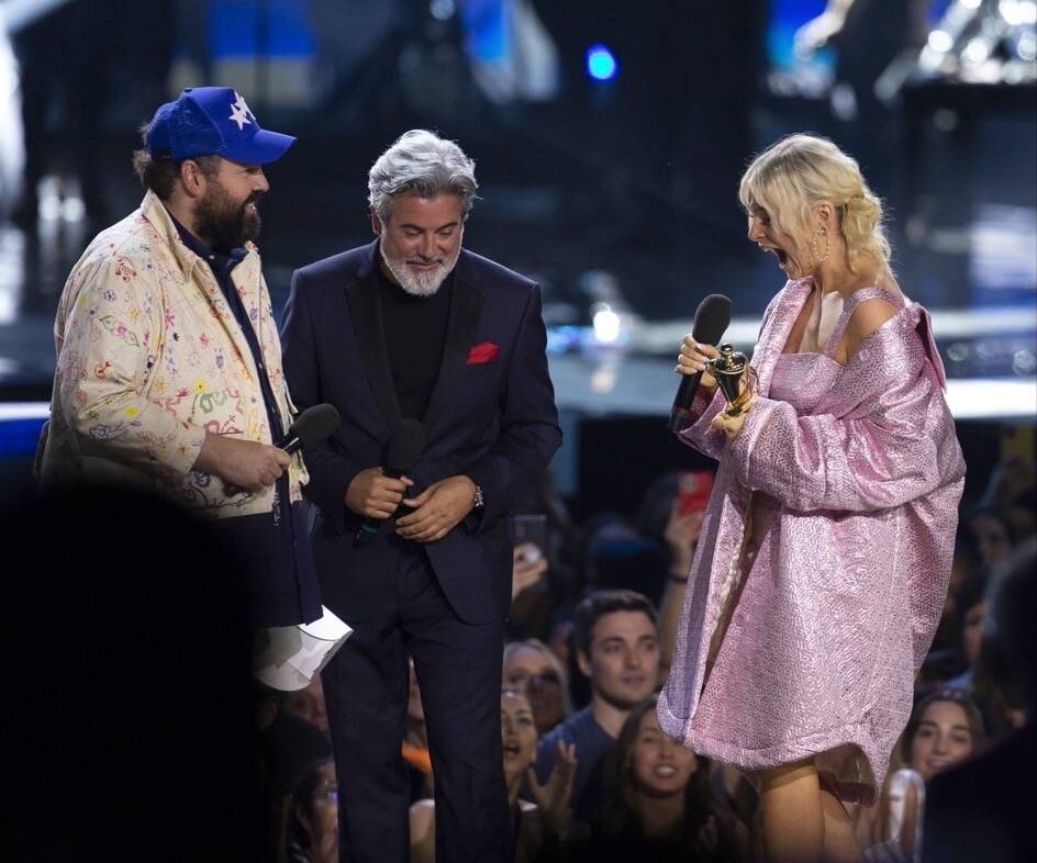 JESSIA reacts after winning Breakthrough Artist of the Year presented by the Minister of Canadian Heritage Pablo Rodriguez and singer-songwriter Donovan Woods at the 51st annual Juno Awards in Toronto on May 15. (CARAS/The JUNO Awards photo)