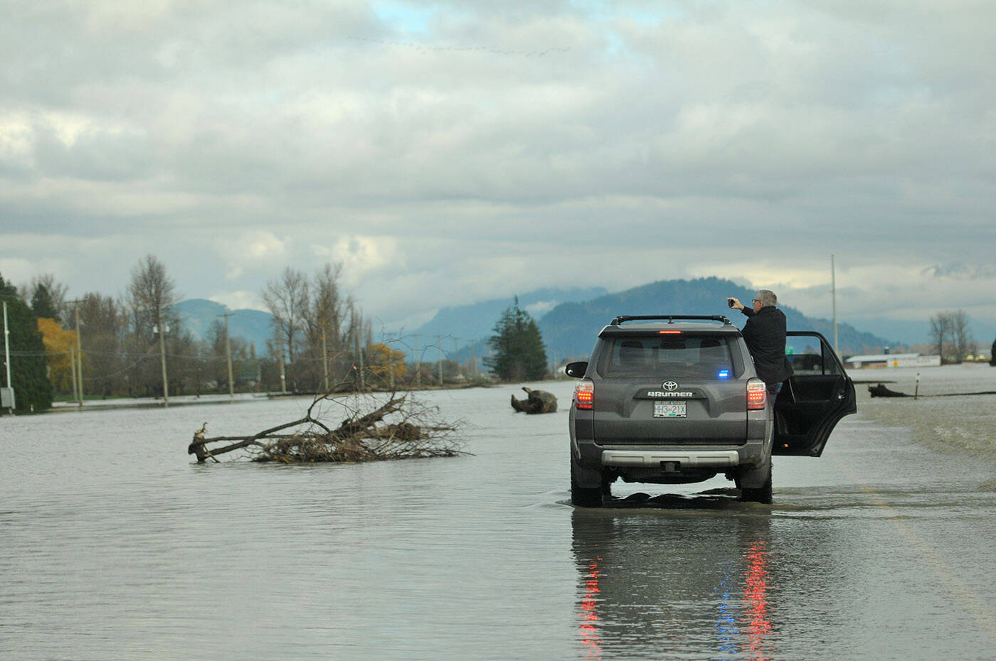Abbotsford mayor Henry Braun captured video of a flooded Highway 1 between Cole Road and No. 3 Road looking east on Saturday, Nov. 20, 2021. (Jenna Hauck/ Chilliwack Progress file)