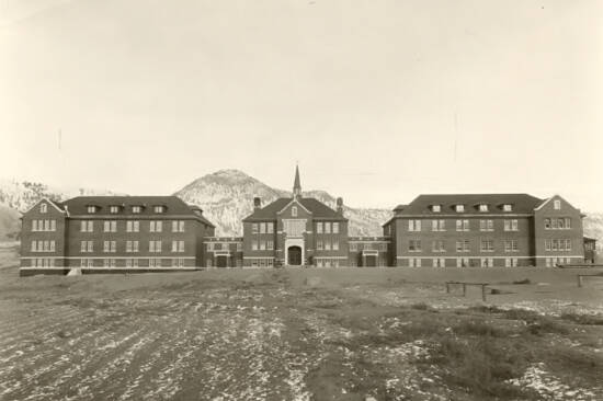 The Kamloops Indian Residential School circa 1930. (Archives Deschâtelets-NDC, Richelieu)