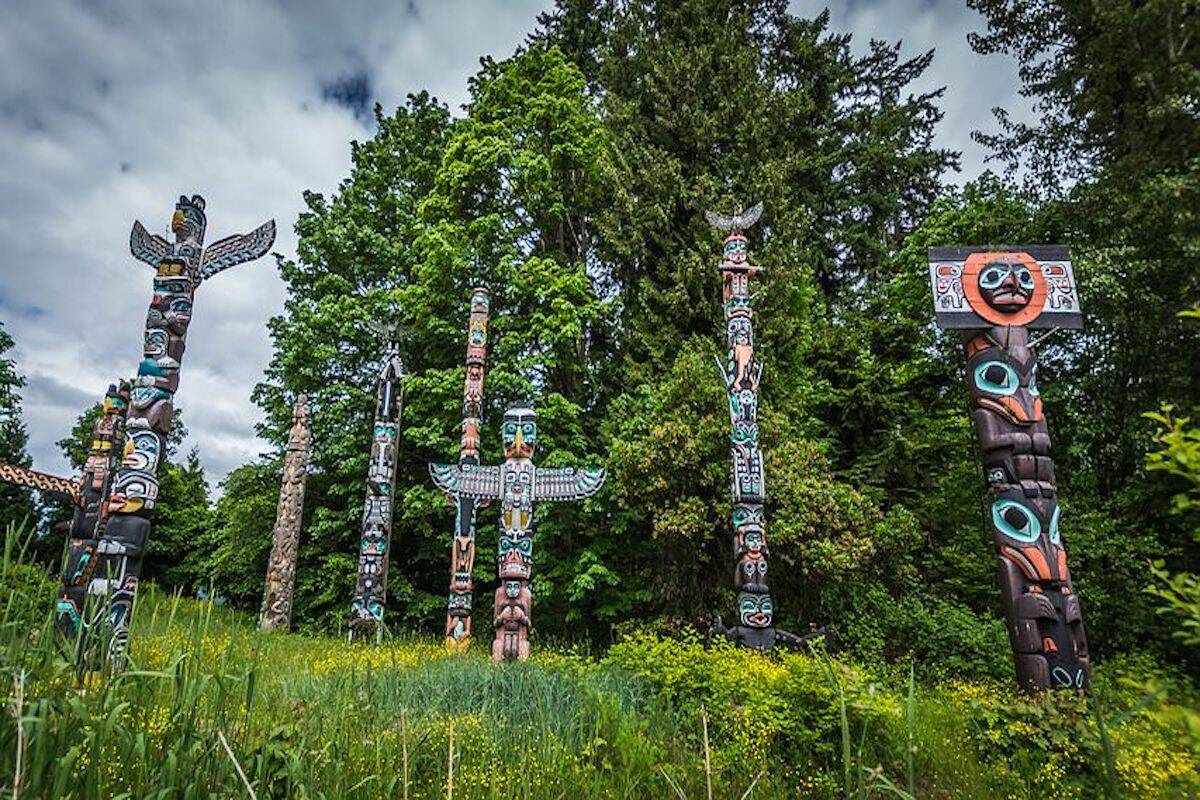 Photo of First Nations totem polls in Vancouver B.C. from pixabay.com.