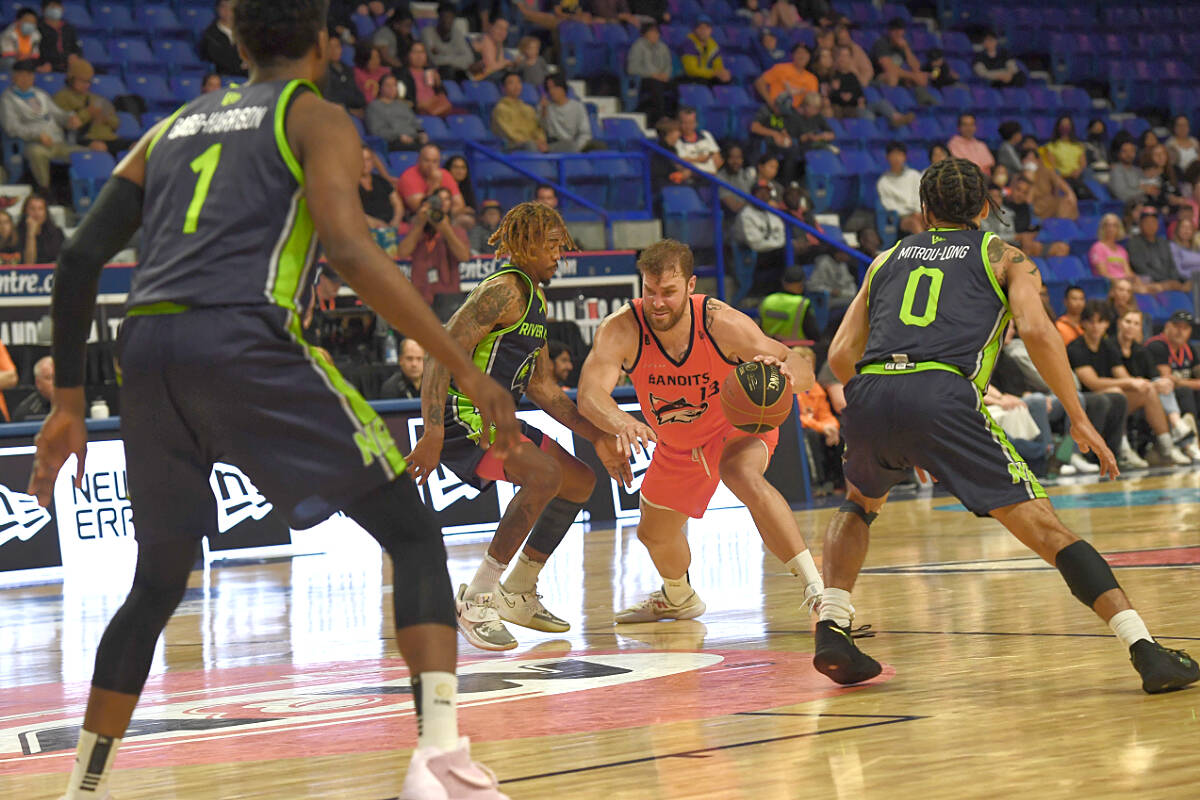 Fraser Valley Bandits’ Murphy Burnatowski was surrounded by Niagara River Lions Sunday, June 3 at Langley Events Centre. River Lions won, 102-99. (Fraser Valley Bandits CEBL)