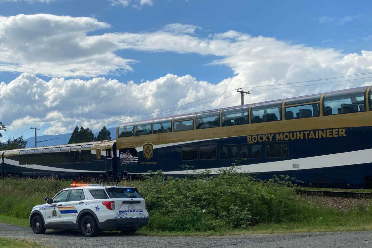 A Rocky Mountaineer train stopped at the rail crossing at Prest Road in Chilliwack on July 7, 2022 after an incident with a woman on the tracks. (Tischa photo)