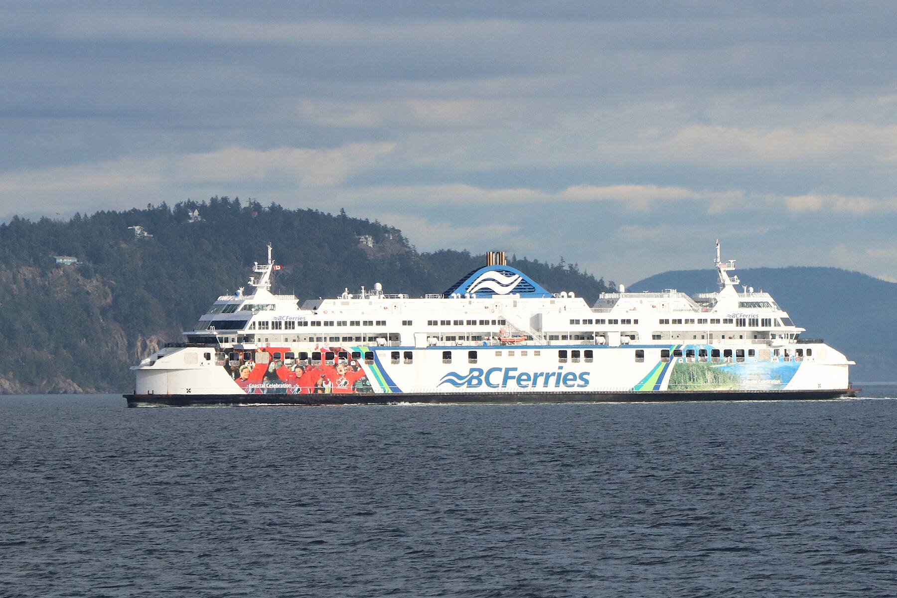 BC Ferries anticipates moving nearly 140,000 vehicles and more than 400,000 foot passengers over the long weekend. (Black Press Media file photo)