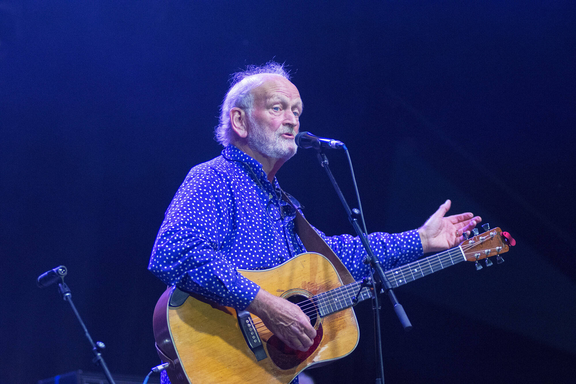 Valdy performs at the 2019 ROOTSandBLUES Festival. Do you know which communitiy hosts this iconic B.C. music festival? (Black Press file photo)