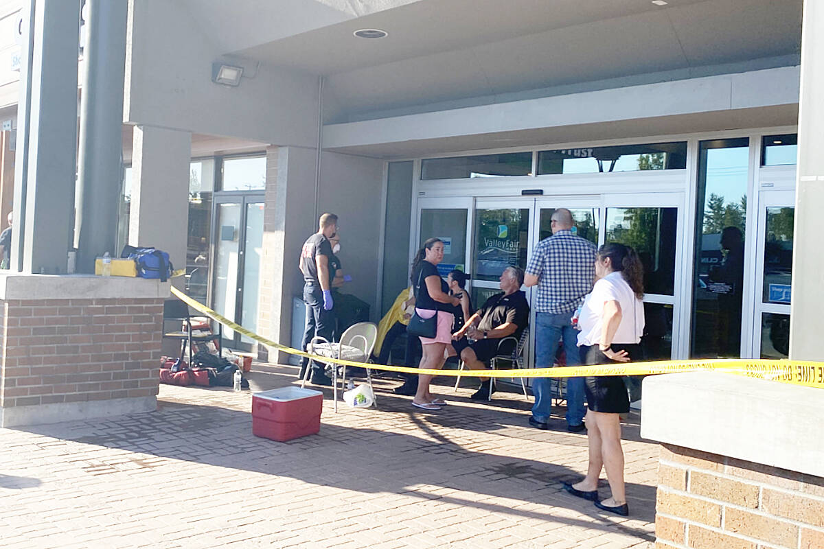 Witnesses say bear spray was used to rob a jewellery store in ValleyFair Mall. (Colleen Flanagan/The News)