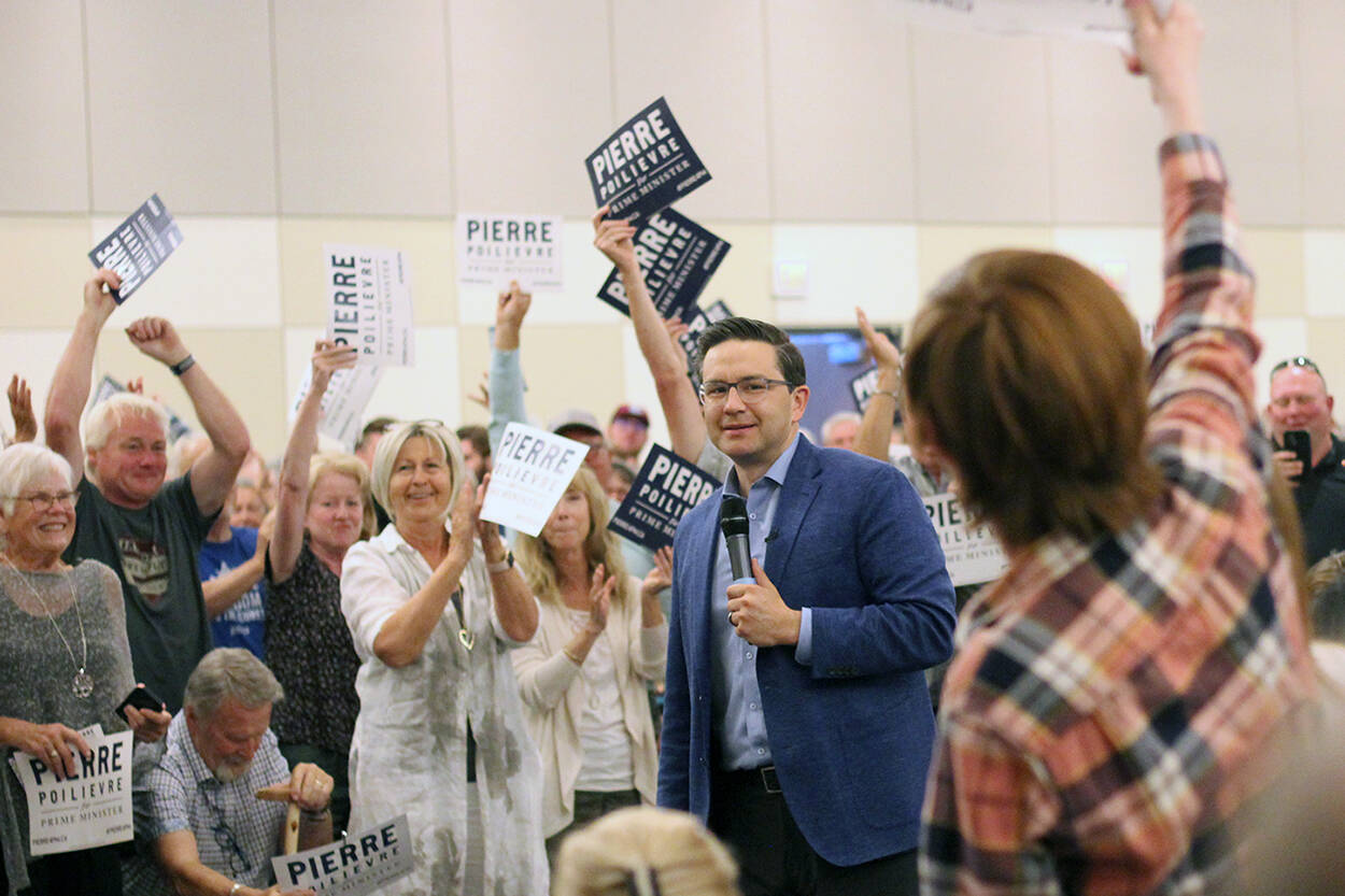 Conservative Party of Canada leadership candidate Pierre Poilievre is applauded during a speech at Nanaimo’s Vancouver Island Conference Centre on Sunday, Aug. 28. (Greg Sakaki/News Bulletin)