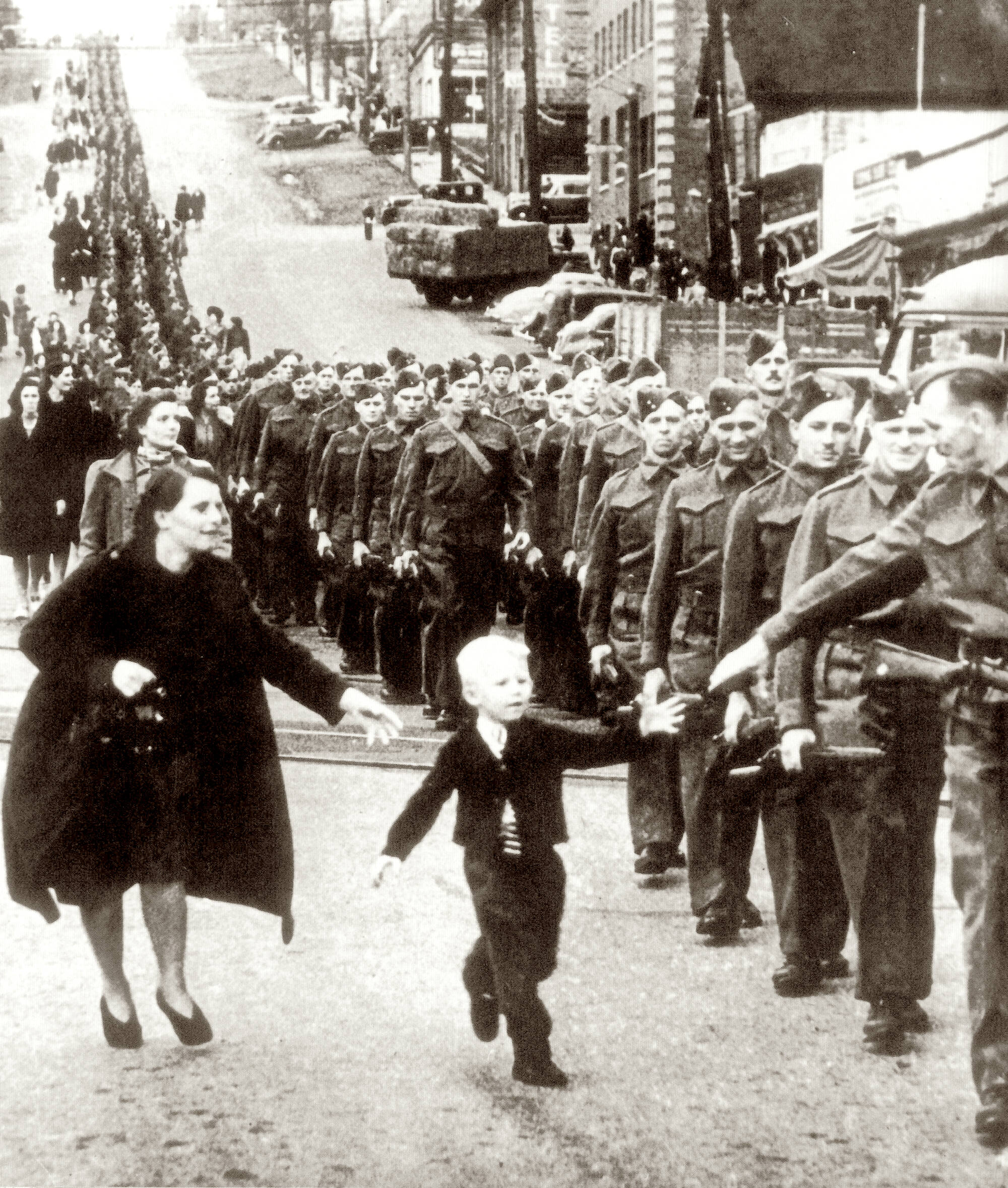 Wait for me, Daddy. The photo was captured on Nov. 1, 1940 and is one of Canada’s most famous photographs of the Second World War. Do you know where this picture was taken? (Claude P. Detloff)