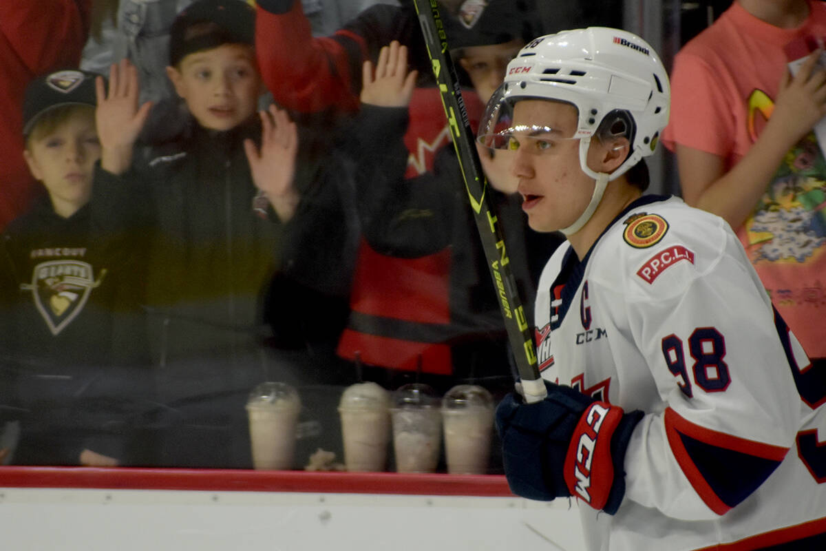 NHL prospect Connor Bedard wowed fans at the Langley Events Centre on Friday (Nov. 25). (Ben Lypka/Abbotsford News)