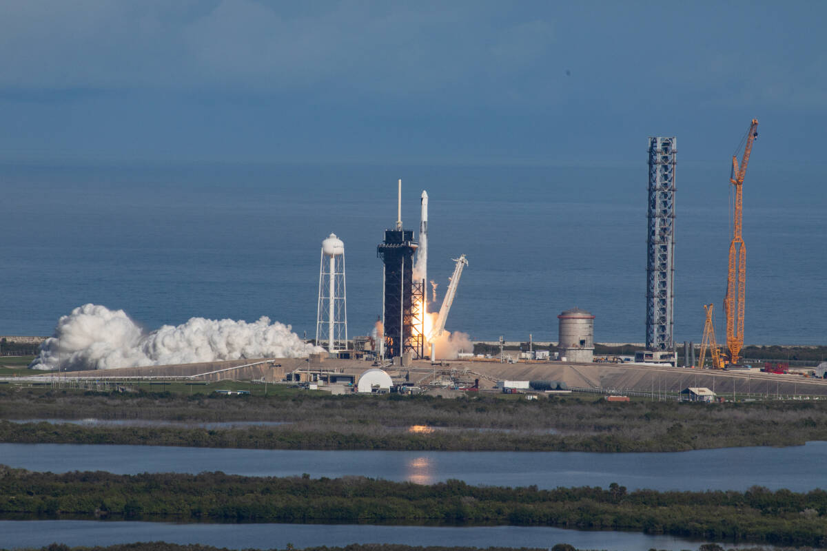 The SpaceX Falcon 9 rocket carrying the Dragon cargo spacecraft lifts off from Launch Complex 39A at NASA’s Kennedy Space Center in Florida on Nov. 26, 2022, on the company’s 26th commercial resupply services mission for the agency to the International Space Station. Liftoff was at 2:20 p.m. EST. Dragon will deliver more than 7,700 pounds of cargo, including a variety of NASA investigations, supplies, and equipment to the crew aboard the space station, including the next pair of ISS Roll Out Solar Arrays (iROSAs). The spacecraft is expected to spend about a month attached to the orbiting outpost before it returns to Earth with research and return cargo, splashing down off the coast of Florida. (Kim Shiflett/NASA)