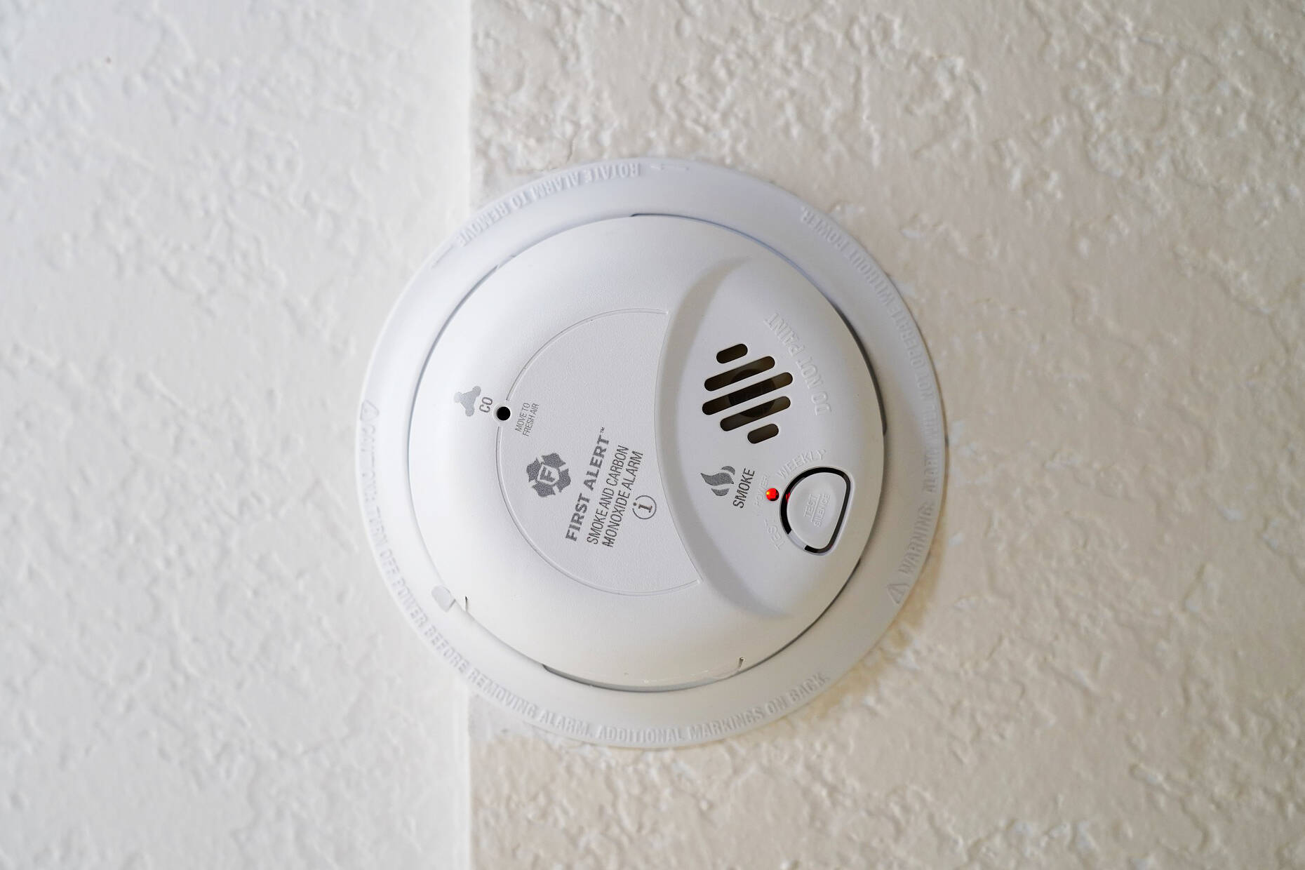 B.C.’s parliamentary secretary for emergency preparedness is reminding residents to check their carbon monoxide detectors ahead of the winter months, when most CO-poisonings occur. (Pixabay photo)