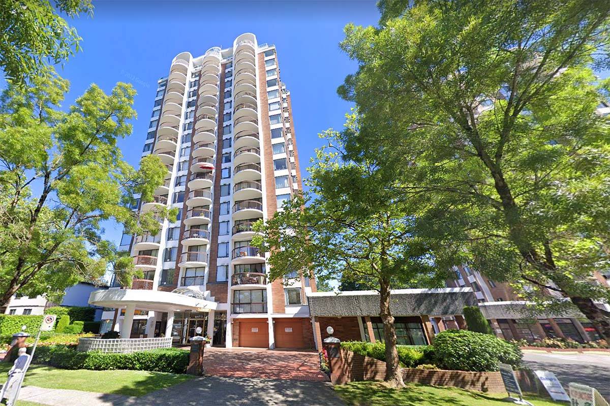 A Langara Gardens apartment building near the intersection of Cambie Street and 57th Avenue where a tenant accidentally started a fire in 2017. Angela Chou has since been ordered to pay over $500,000 for the resulting damage. (Google Streetview/screenshot)