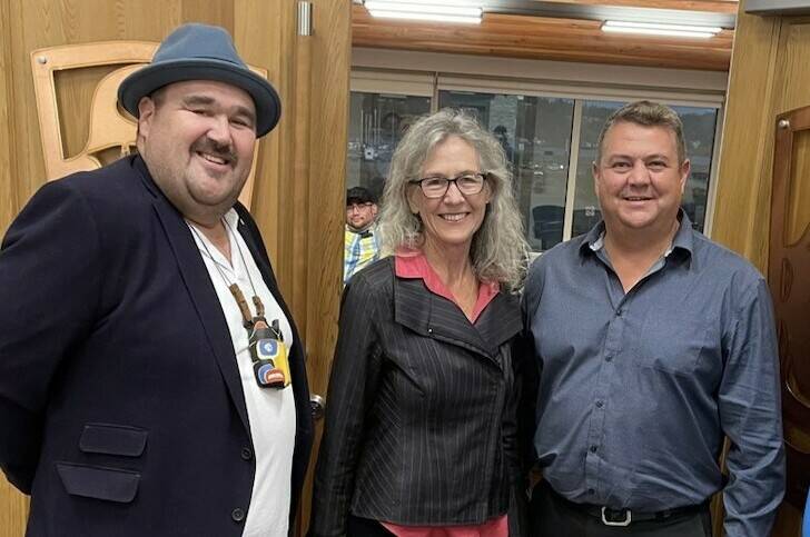 From left to right: Dallas Smith, spokesperson for the Coalition and Tlowitsis Nation, Fisheries Minister Joyce Murray and Chief Chris Roberts of the Wei Wai Kum First Nation. (Supplied photo)