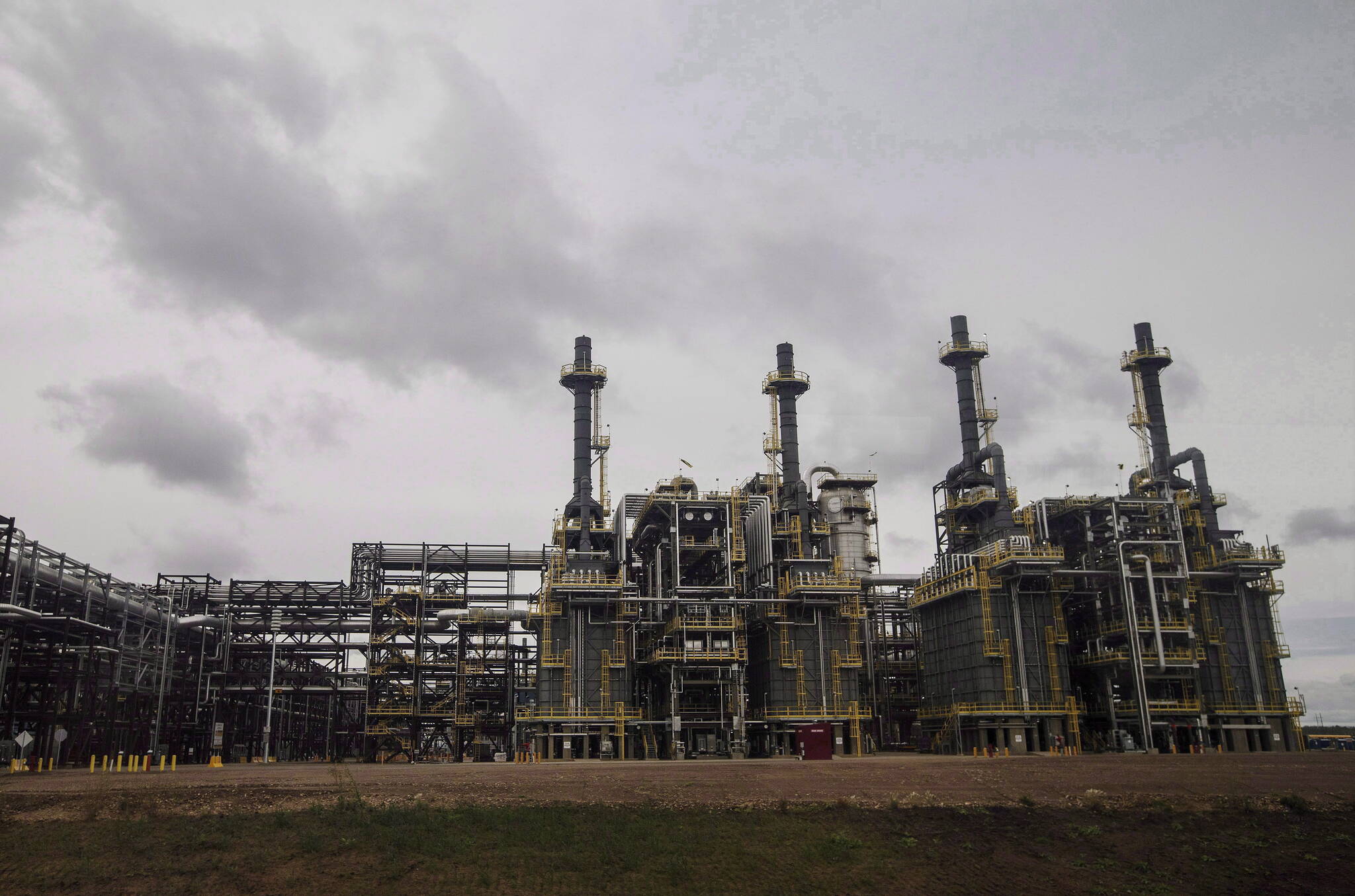 A processing unit is shown at Suncor Fort Hills facility in Fort McMurray, Alta., on Monday September 10, 2018. Getting Alberta’s economy up and running on all its fossil fuel-powered cylinders is at the heart of the province’s current election. THE CANADIAN PRESS/Jason Franson