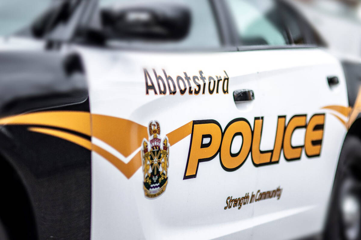 A robbery suspect faces four charges after allegedly wielding a knife and trying to take an officer’s stun gun in Abbotsford on Saturday (March 25). (Dale Klippenstein photo)