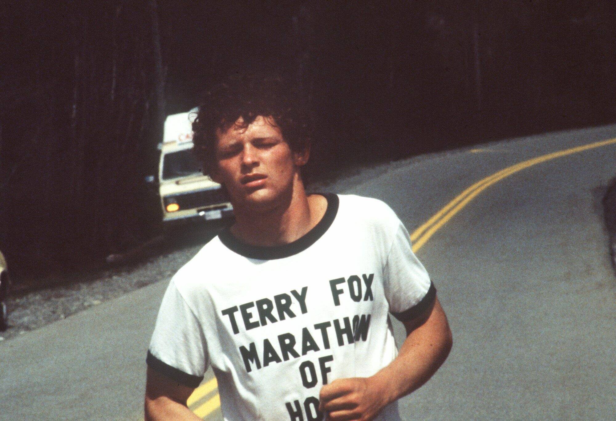Runner Terry Fox continues his Marathon of Hope run across Canada, 1980. (CP)