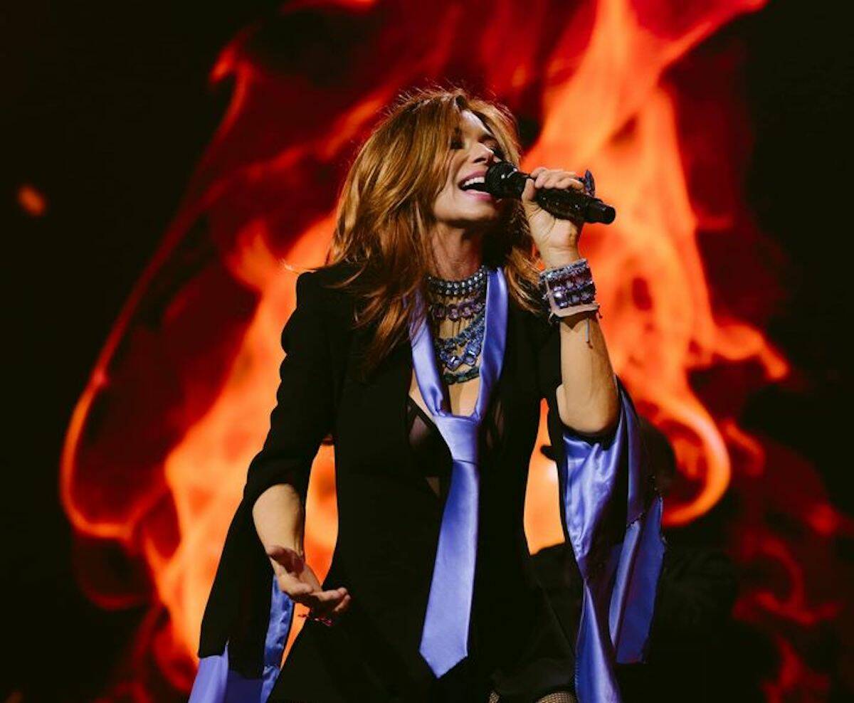 Shania Twain sings at Spokane Arena last Friday, April 28, 2023. (Photo: facebook.com/ShaniaTwain)