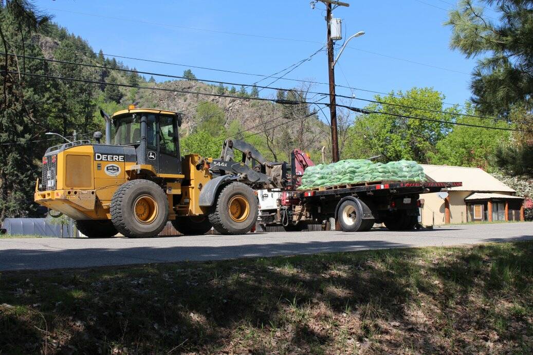 BC Wildfire Service crews help with sandbags in Grand Forks on May 4, 2023. (City of Grand Forks photo)