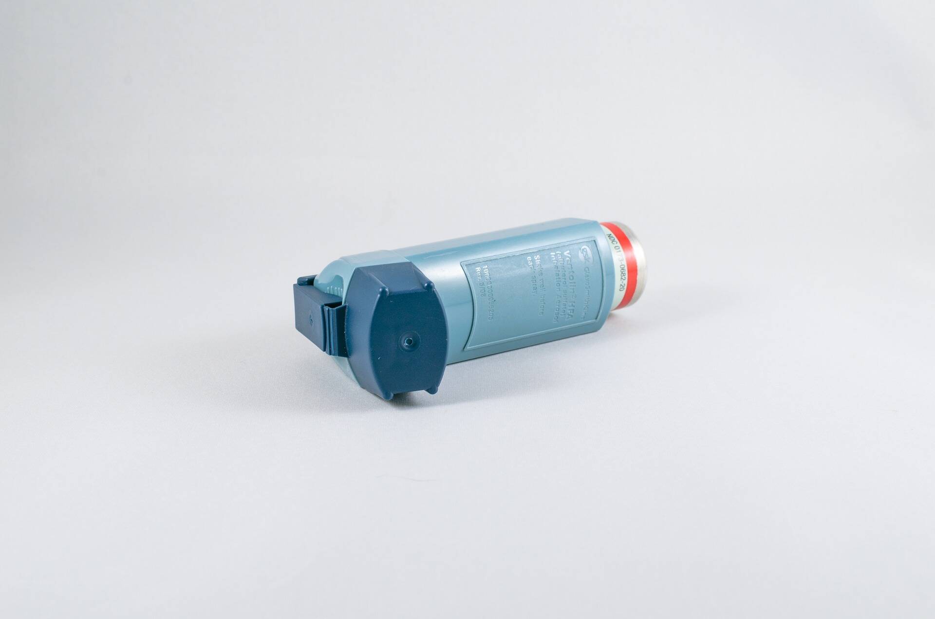 An asthma inhaler. Kevin Liang, a family doctor in the Fraser and Vancouver Coast healthy authorities, was part of a Fraser-Health led study in the BC Medical Journal found that between 2016 and 2021, inhalers produced 8,478 tonnes of carbon dioxide in the Fraser Health region alone. (Pixabay photo)