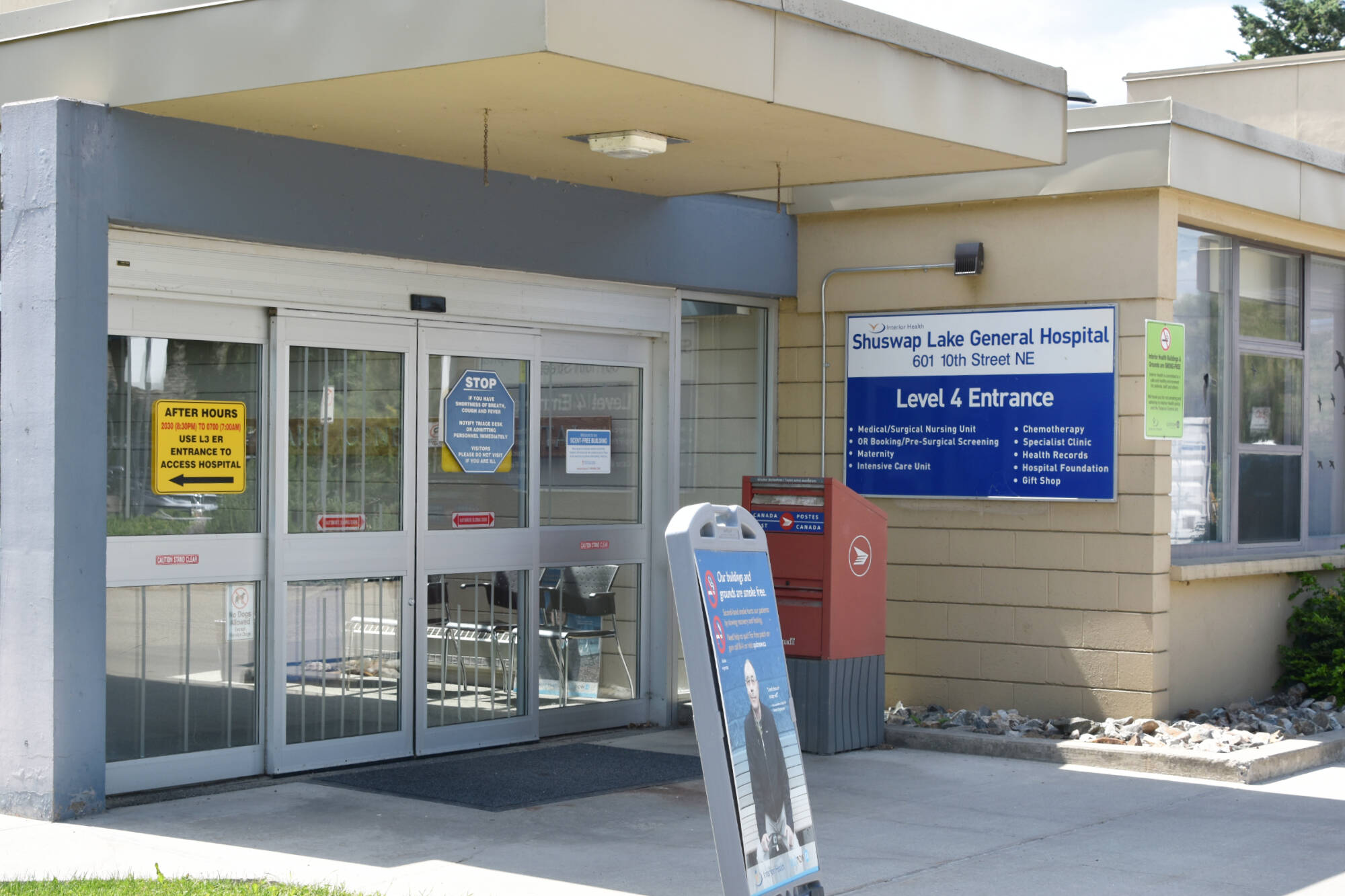 Entrance to the 4th floor of Shuswap Lake General Hospital in Salmon Arm where the Intensive Care Unit is located. (Martha Wickett-Salmon Arm Observer)