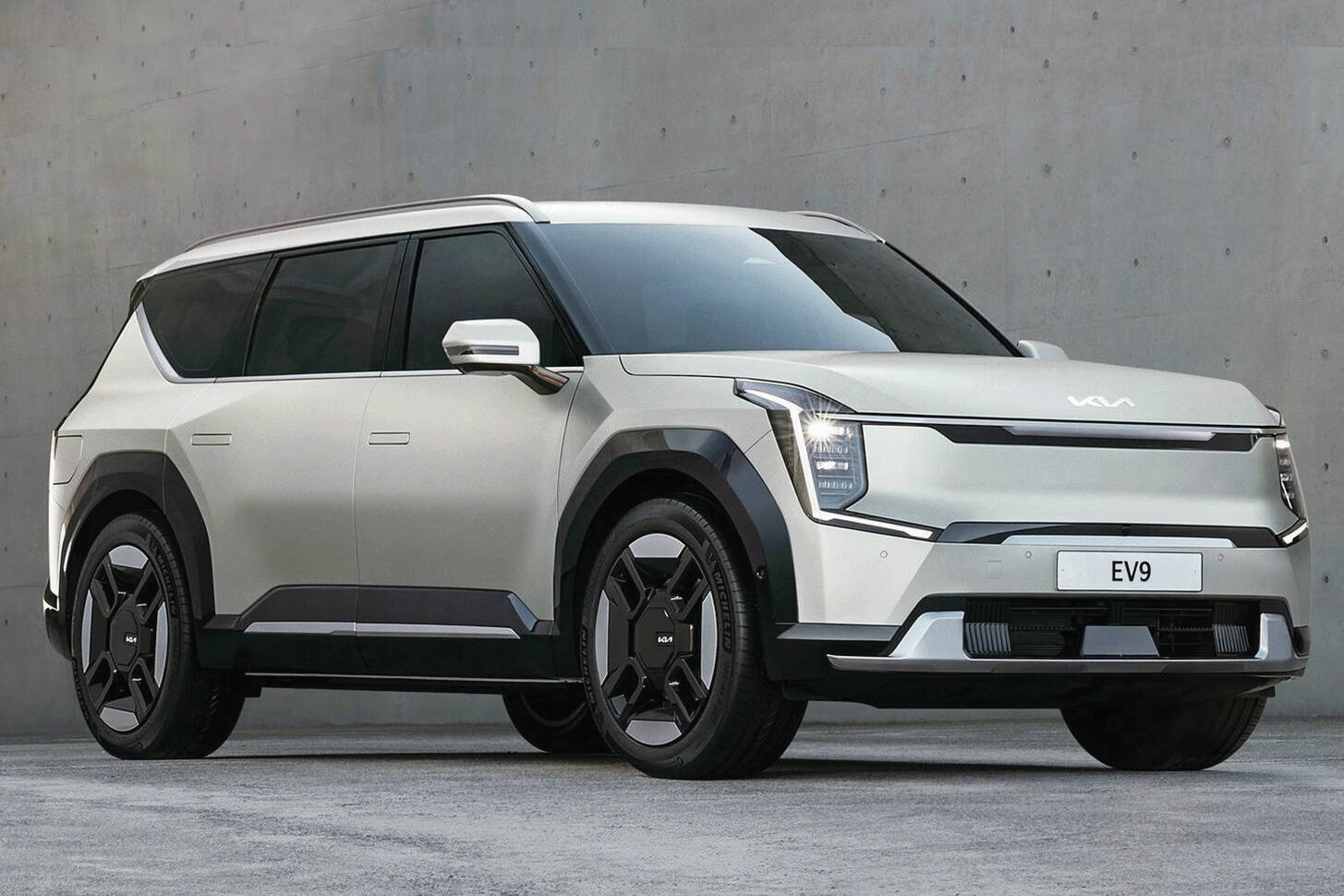 The coming EV9 electric vehicle has a blocky appearance that straddles the line between attractive and utilitarian. PHOTO: KIA