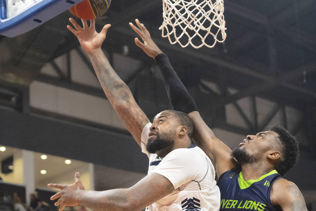 Bandits big man Nick Ward played bully ball in the paint against the CEBL’s reigning defensive player of the year EJ Onu on his way to 25 points, nine rebounds, three assists and two blocks and a win Saturday against the Niagara Lions. (Vancouver Bandits/Special to Langley Advance Times)