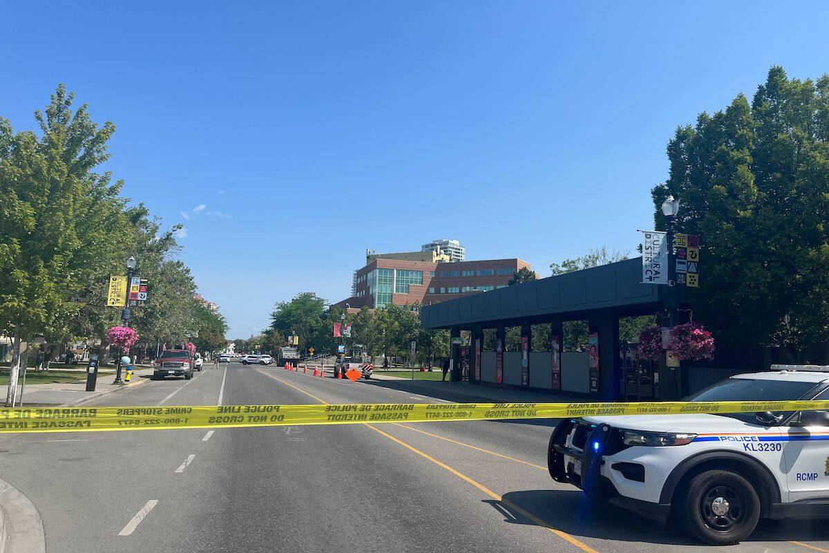 RCMP cruisers block Water Street downtown Kelowna. (Jacqueline Gelineau/ Capital News)