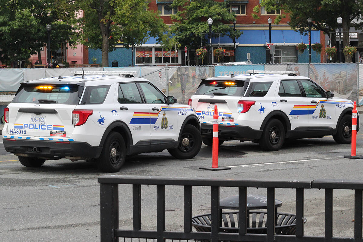 Nanaimo RCMP at the scene of a stabbing incident in the Victoria Crescent area in downtown Nanaimo the morning of Sept. 6. (Greg Sakaki/News Bulletin)