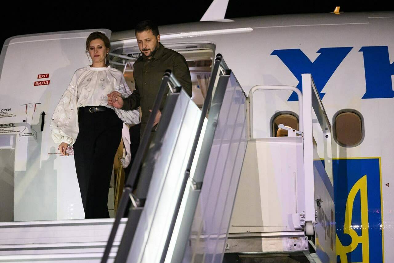 Ukrainian President Volodymyr Zelenskyy and his wife Olena Zelenska arrive at the Ottawa airport for a visit to Canada, on Thursday, Sept. 21, 2023. THE CANADIAN PRESS/Justin Tang