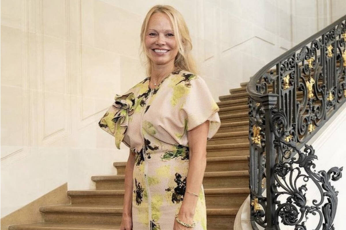 Actress and model Pamela Anderson made several appearances without makeup at Paris Fashion Week which garnered attention in the entertainment tabloids. (Photo via instagram)