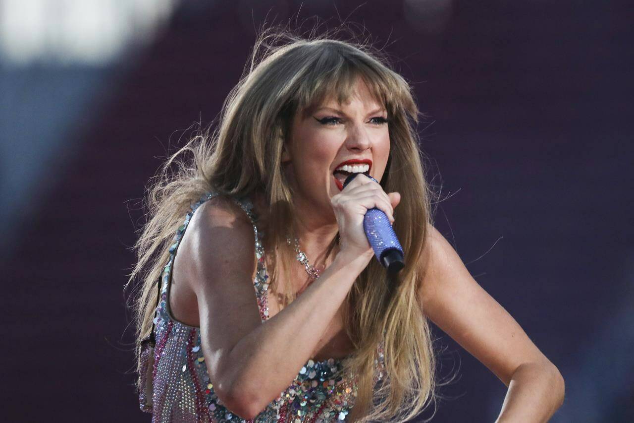 Taylor Swift performs at Levi’s Stadium in Santa Clara, Calif. Friday, July 28, 2023. (THE CANADIAN PRESS/San Francisco Chronicle via AP/Jessica Christian)