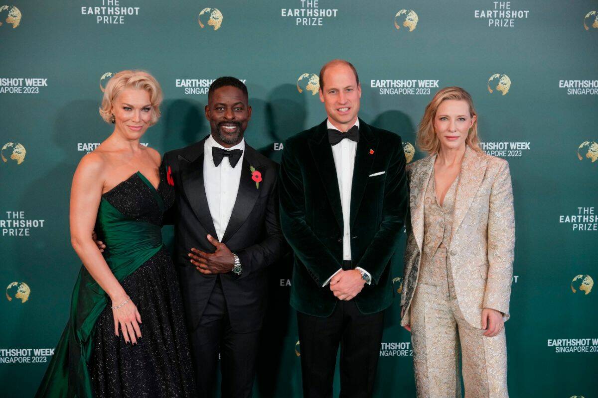 Britain’s Prince William, second from right, Australian actress Cate Blanchett, right, British actress Hannah Waddingham, left, and U.S. actor Sterling K. Brown, second from left, pose on the green carpet for the 2023 Earthshot Prize Awards in in Singapore, Tuesday, Nov. 7, 2023. (AP Photo/Vincent Thian)