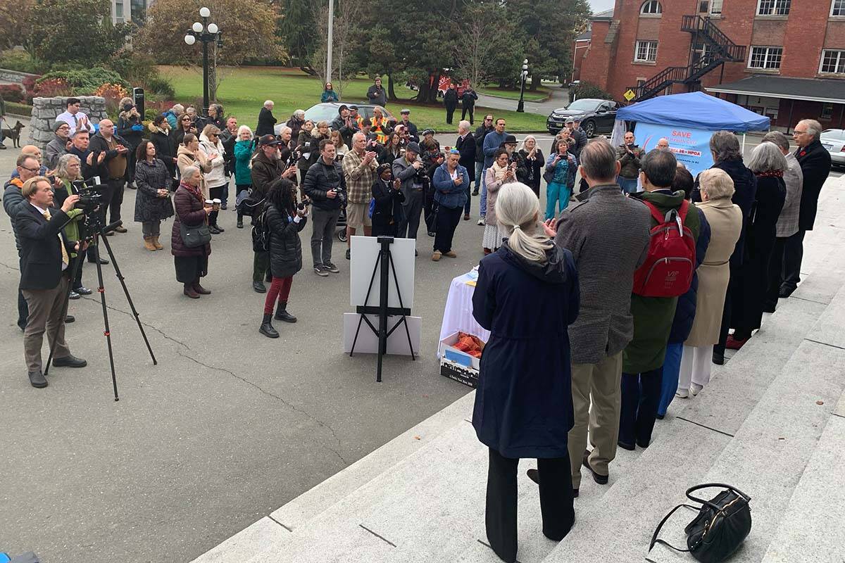 Some 50 people rallied outside the provincial legislature against the provincial vaccine mandate and Bill 36.(Wolf Depner/News Staff)