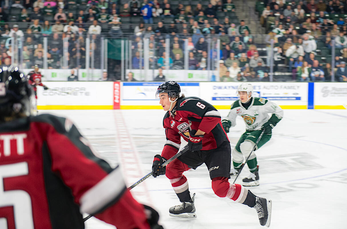 Three short-handed goals lifted the Everett Silvertips past the Vancouver Giants, who fell 6-2 Saturday night, Nov. 11, at the Angel of the Winds Arena. (Dominick Olson/Special to Langley Advance Times)