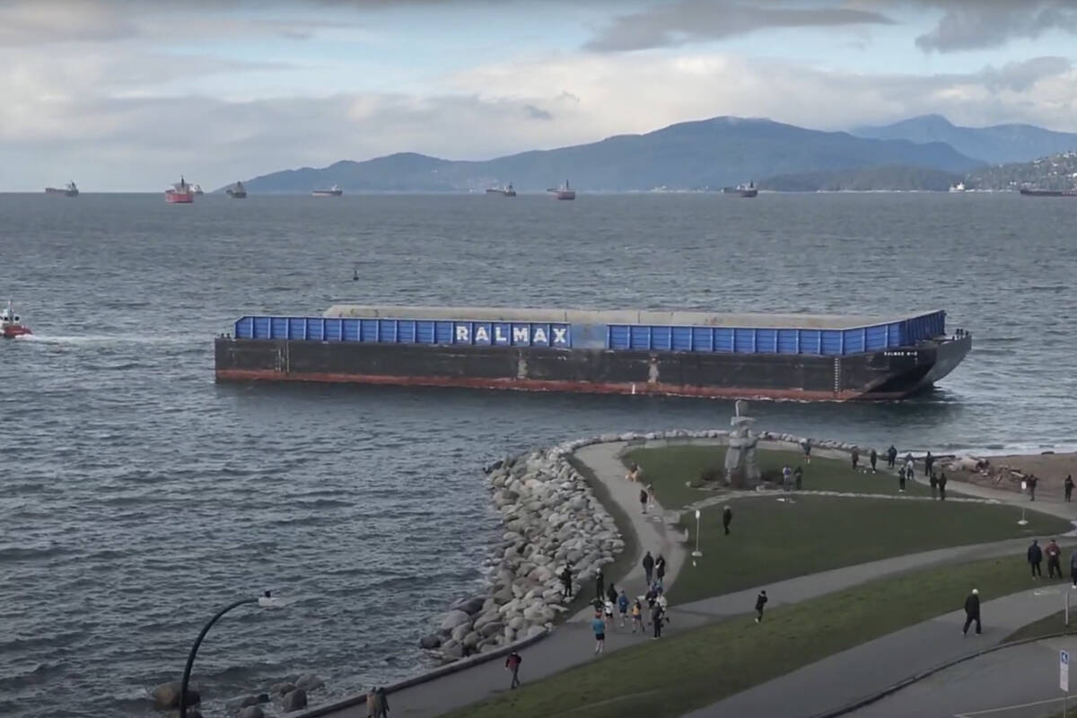 A barge nearly ran aground in Vancouver’s English Bay on Sunday, Nov. 19, 2023, almost two years to the day after a separate barge did just that. (fermartin12/YouTube)