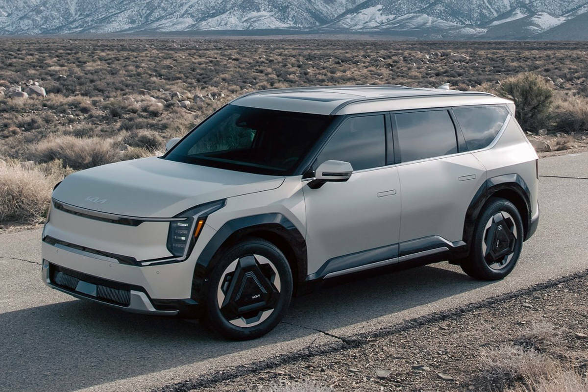 Compared with the gasoline-powered Kia Telluride, which also has three rows of seats, the EV9 is only slightly longer but there are 20 more centimetres between the front and rear wheels, which means more second- and third-row legroom. PHOTO: KIA