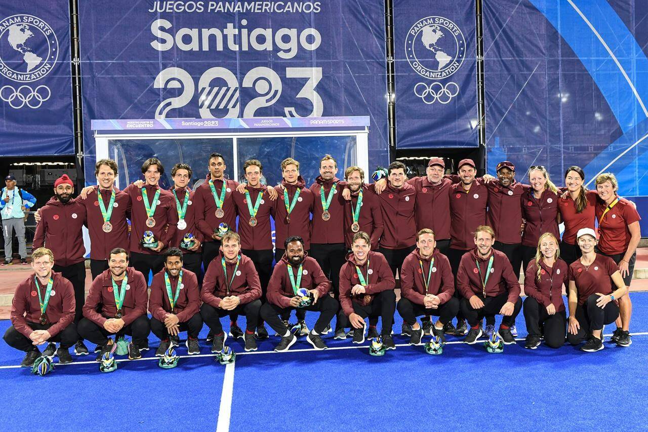 The Canadian men’s field hockey team is shown posing with the bronze medal Nov. 3, 2023, at the Pan American Games. THE CANADIAN PRESS/HO-Field Hockey Canada-Yan Huckendubler
