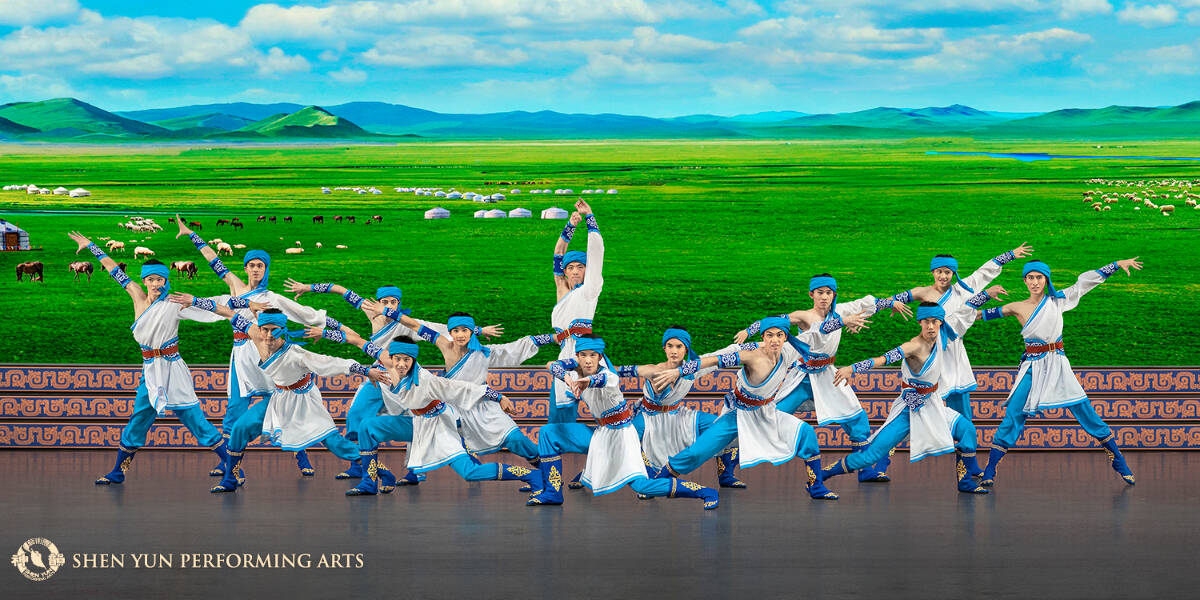 “Every aspect of Shen Yun, from the costumes to the movements, is designed to respect and revive traditional Chinese culture.” Photo courtesy of Shen Yun.
“Every aspect of Shen Yun, from the costumes to the movements, is designed to respect and revive traditional Chinese culture.” Photo courtesy of Shen Yun.